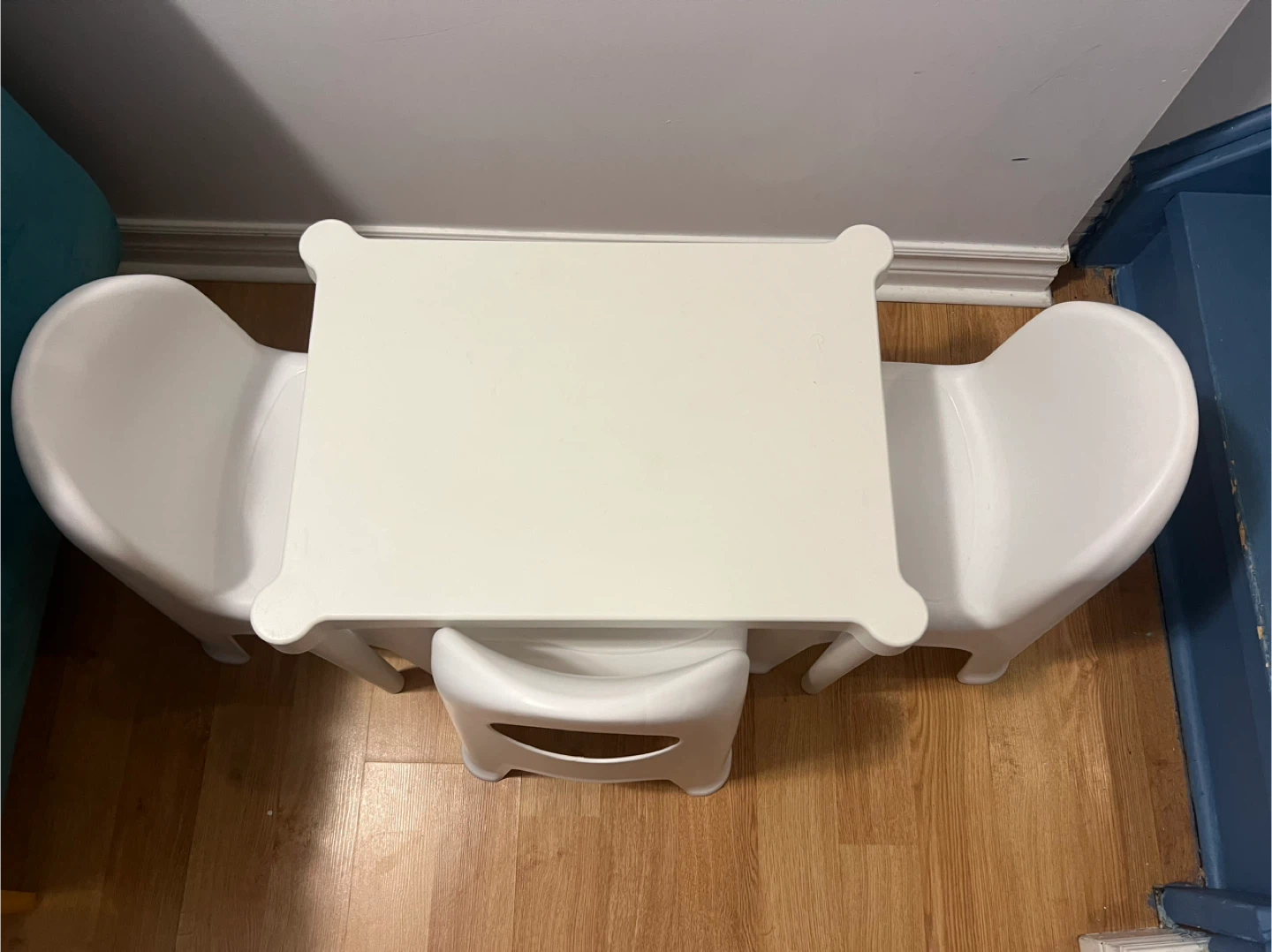 White Kids Plastic Table and Chair Set - photo 2