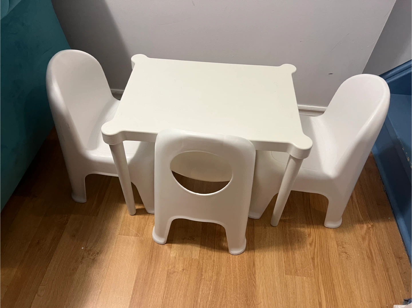 White Kids Plastic Table and Chair Set - photo 3
