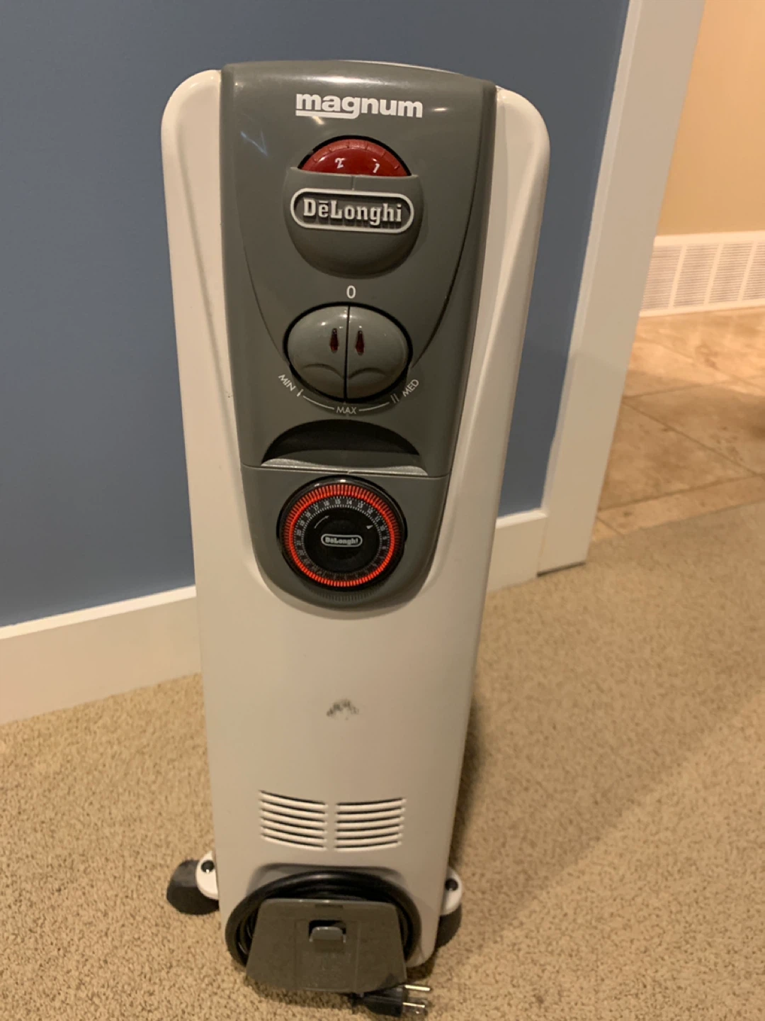 DeLonghi Magnum Oil Heater - photo 2