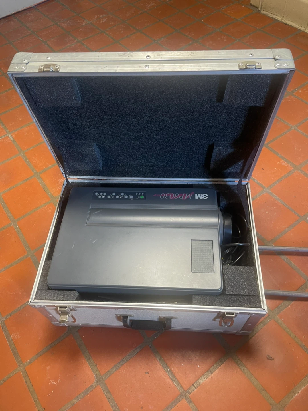 Digital projector - photo 2