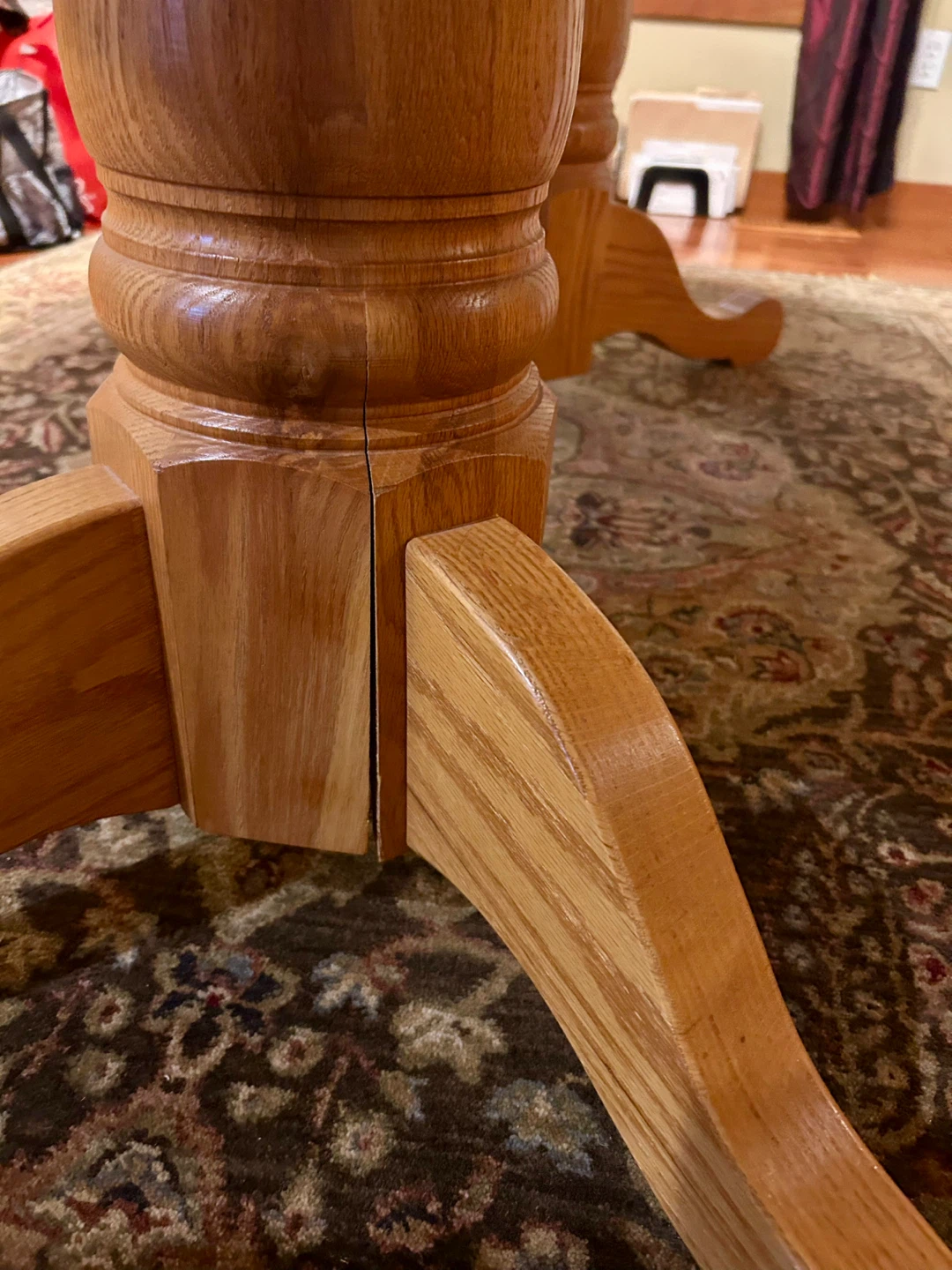Table and Chairs - photo 4
