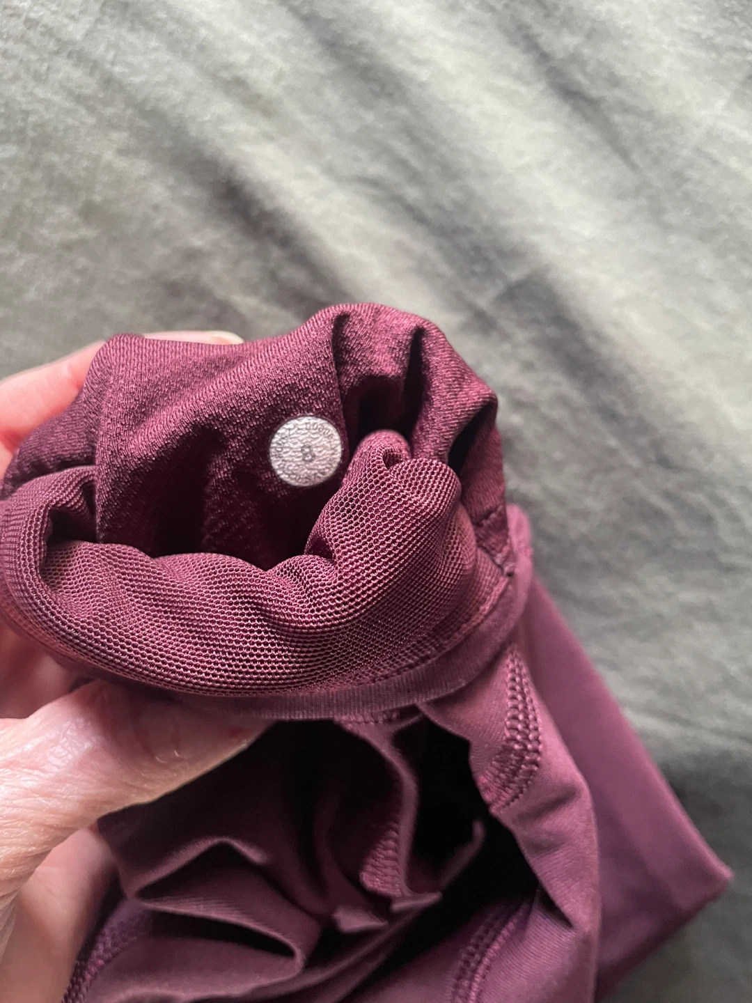 Lululemon Burgundy Capris Size 8 - photo 4