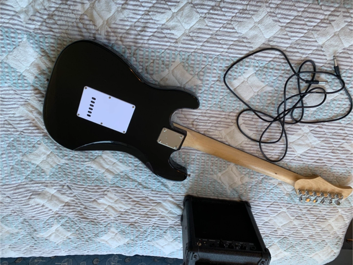 CB SKY Electric Guitar + G-5 Amp – Mint, Played Once – $130 CAD - photo 2