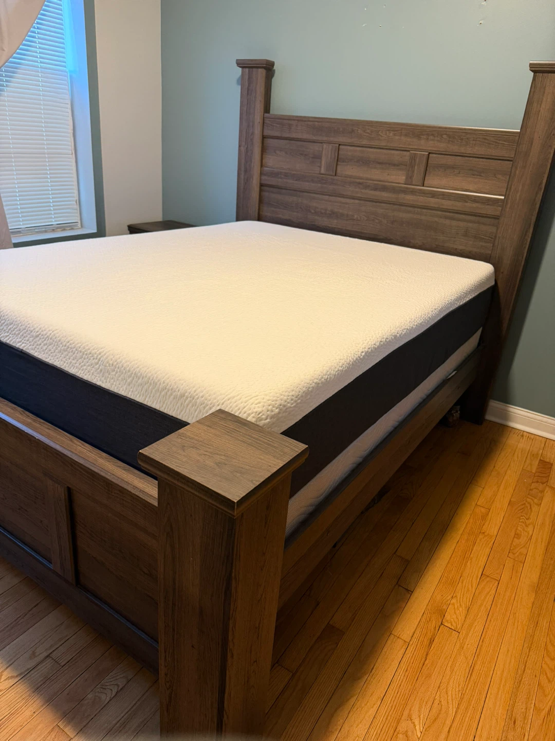 Bedroom set: dresser, chest and bed frame and nightstand - photo 2