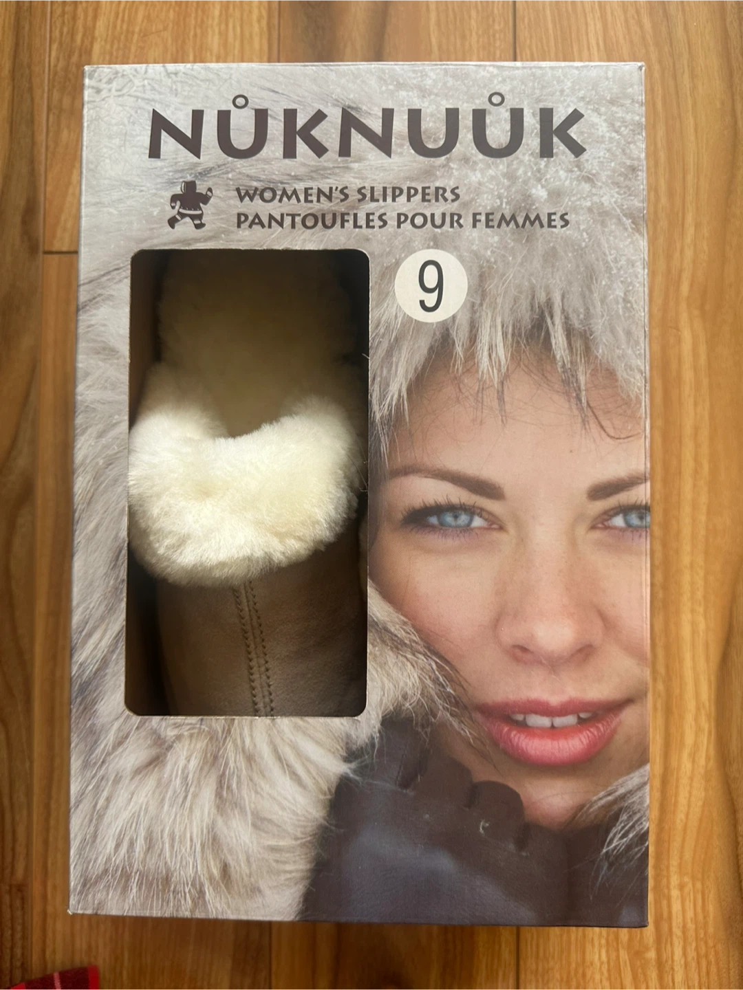 *BNIB* Nůknuůk Women's Sheepskin Lined Slippers - Size 9