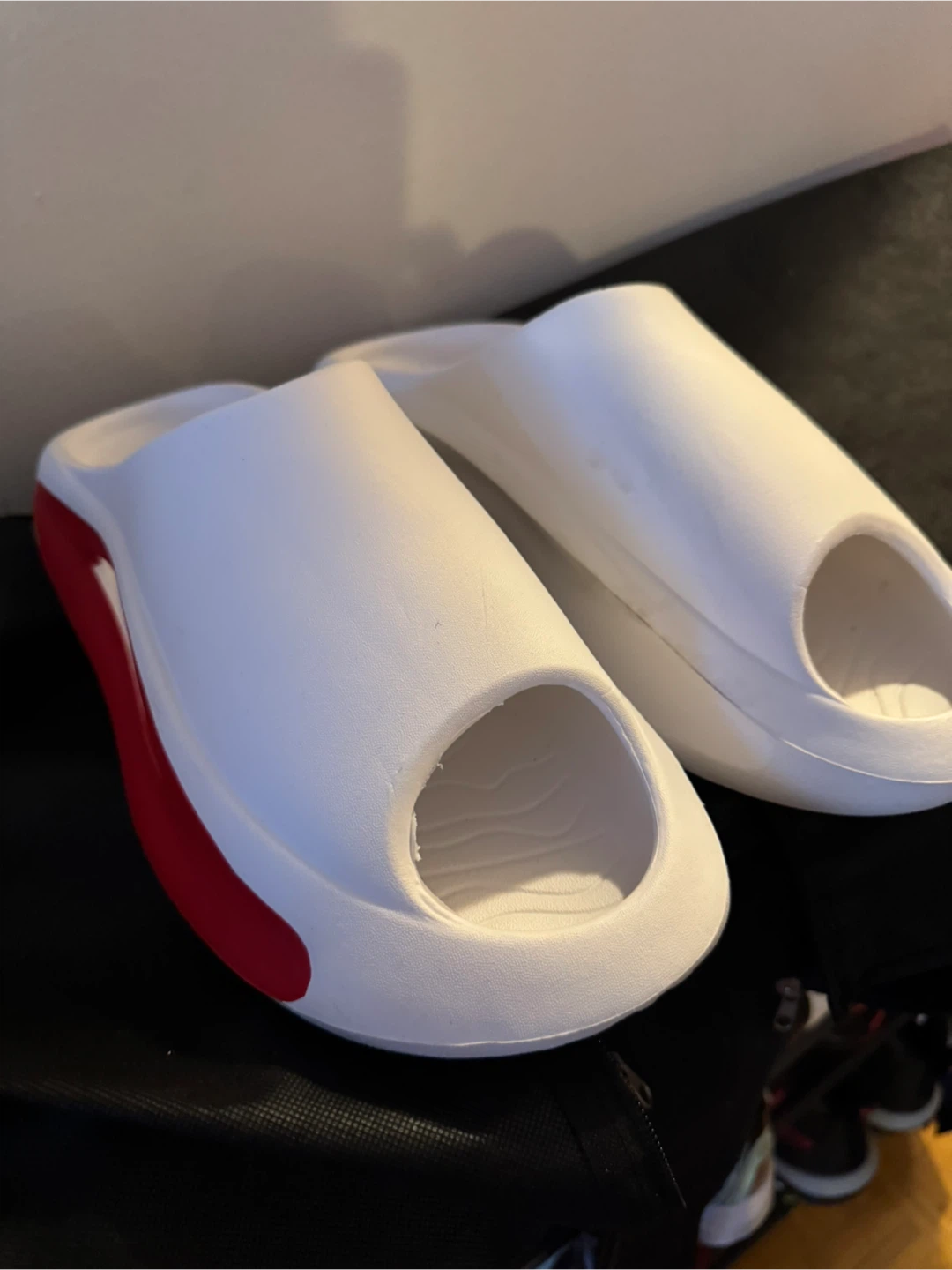White and Red Slides Size 48-49 (300mm) - photo 2