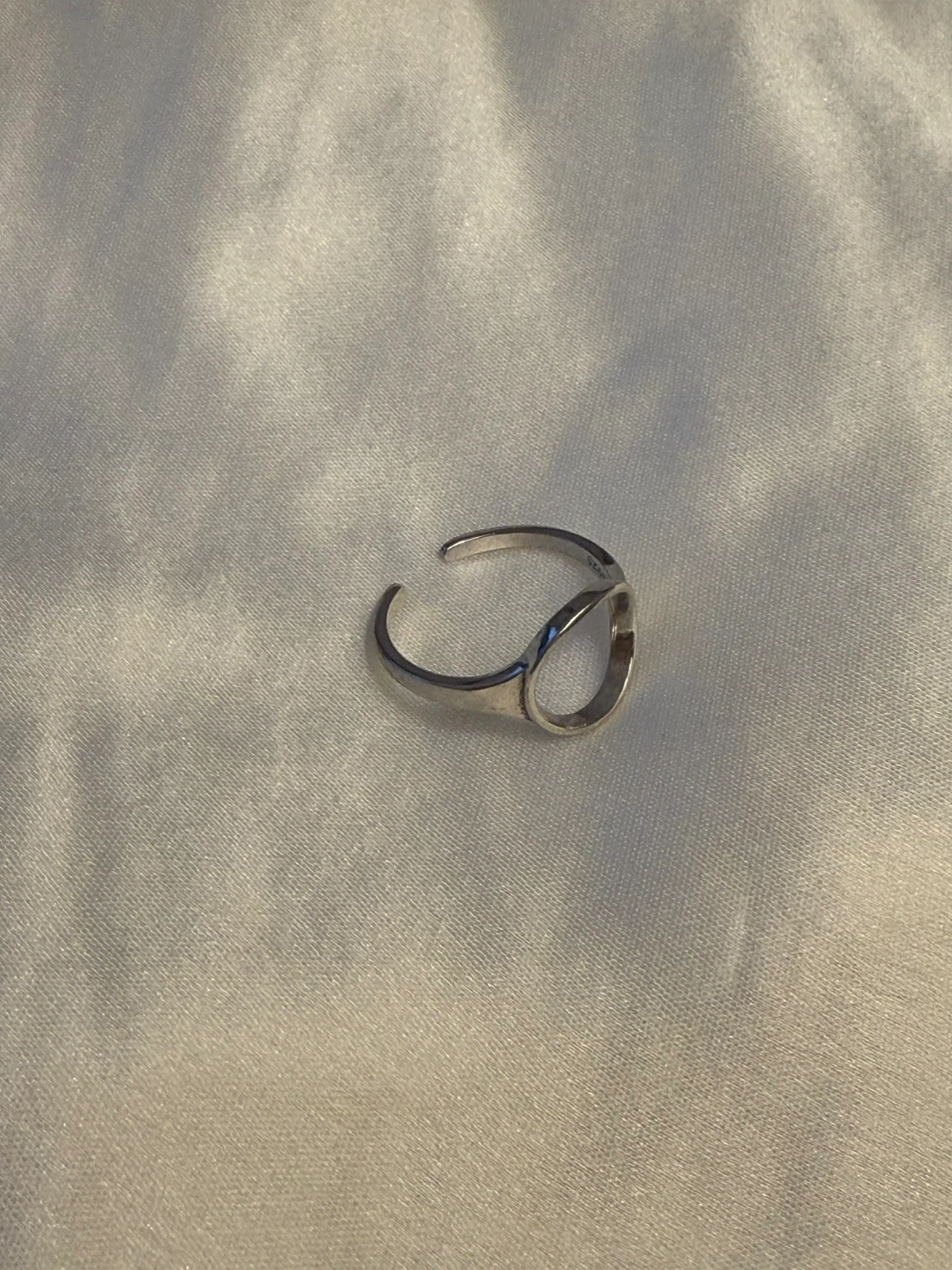 Silver Tone Open Ring with Circle Design - photo 2