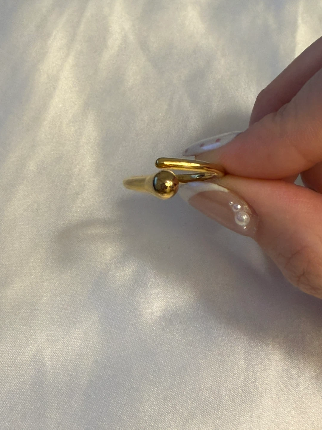 Gold-tone open ring with bead detail - photo 2