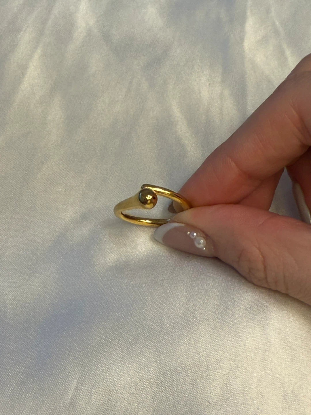 Gold-tone open ring with bead detail - photo 3