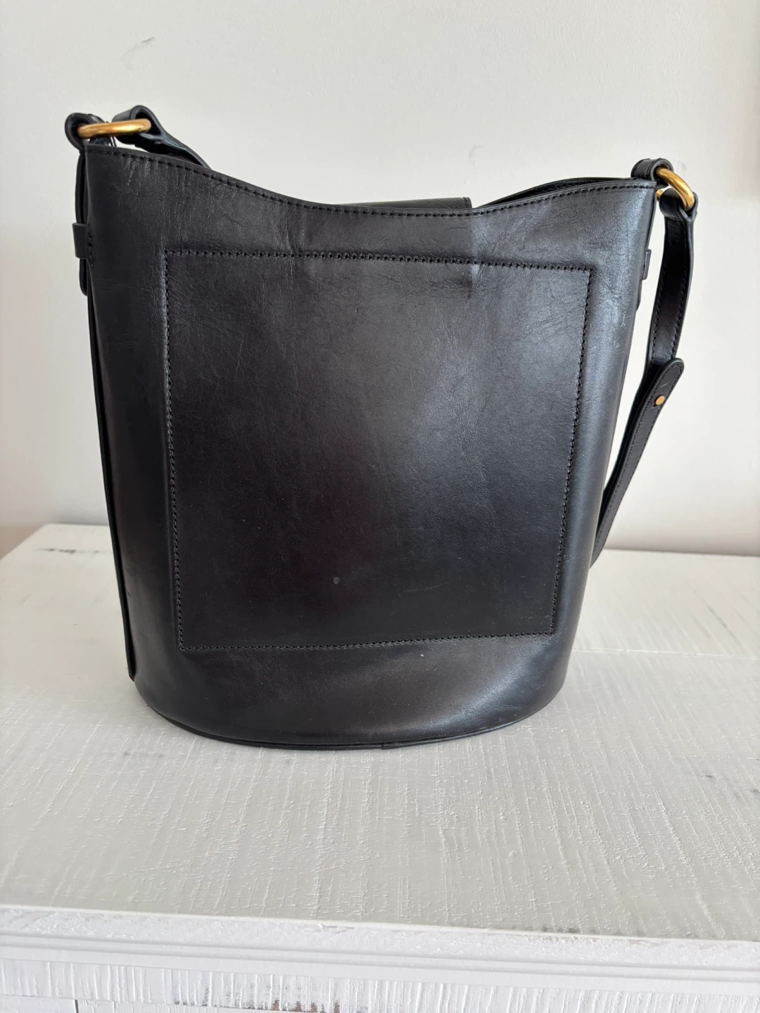 Banana republic black leather bucket bag/ purse - photo 5