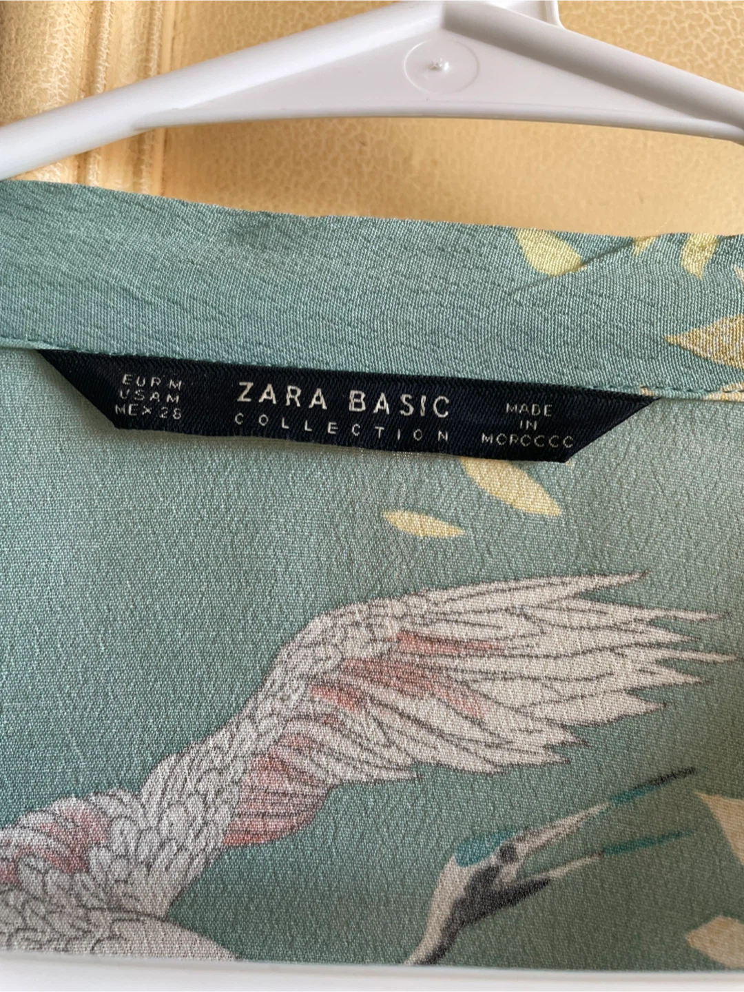 ZARA BASIC COLLECTION Blue Crane Print Tie Neck Blouse Size M - photo 3