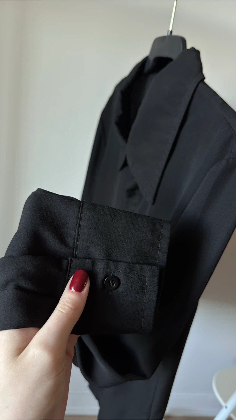 Black SHEIN Collared Button-Up Blouse