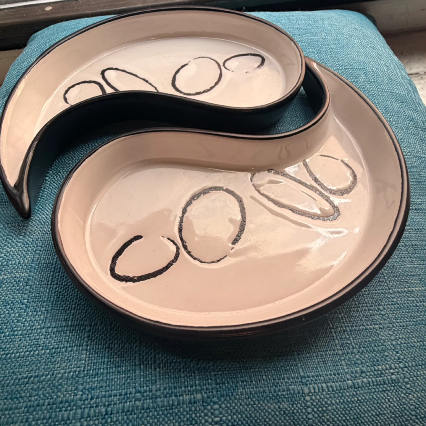 Vintage Flirt by RB Yin Yang Divided Dish - photo 5