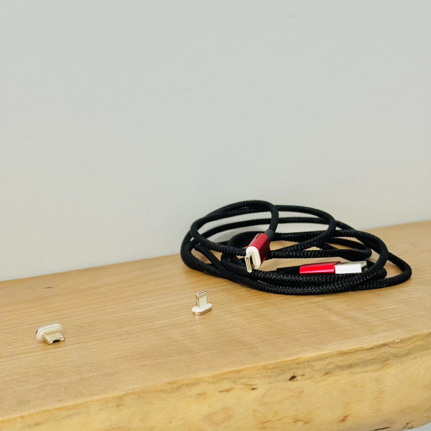 Magnetic Cable - USB-C, Lightning, Micro USB - 5 Feet 🧡 - photo 3