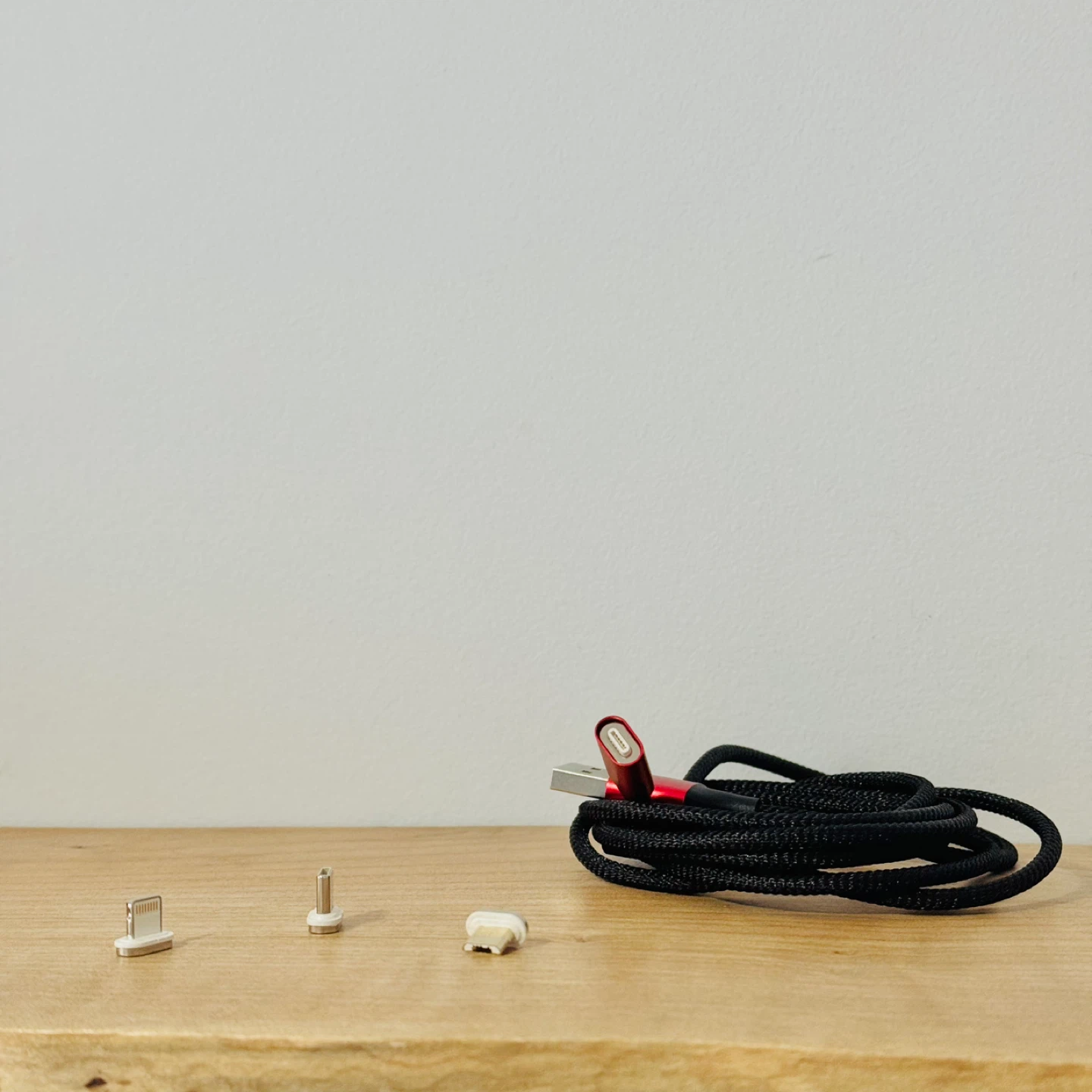 Magnetic Cable - USB-C, Lightning, Micro USB - 5 Feet 🧡 - photo 2