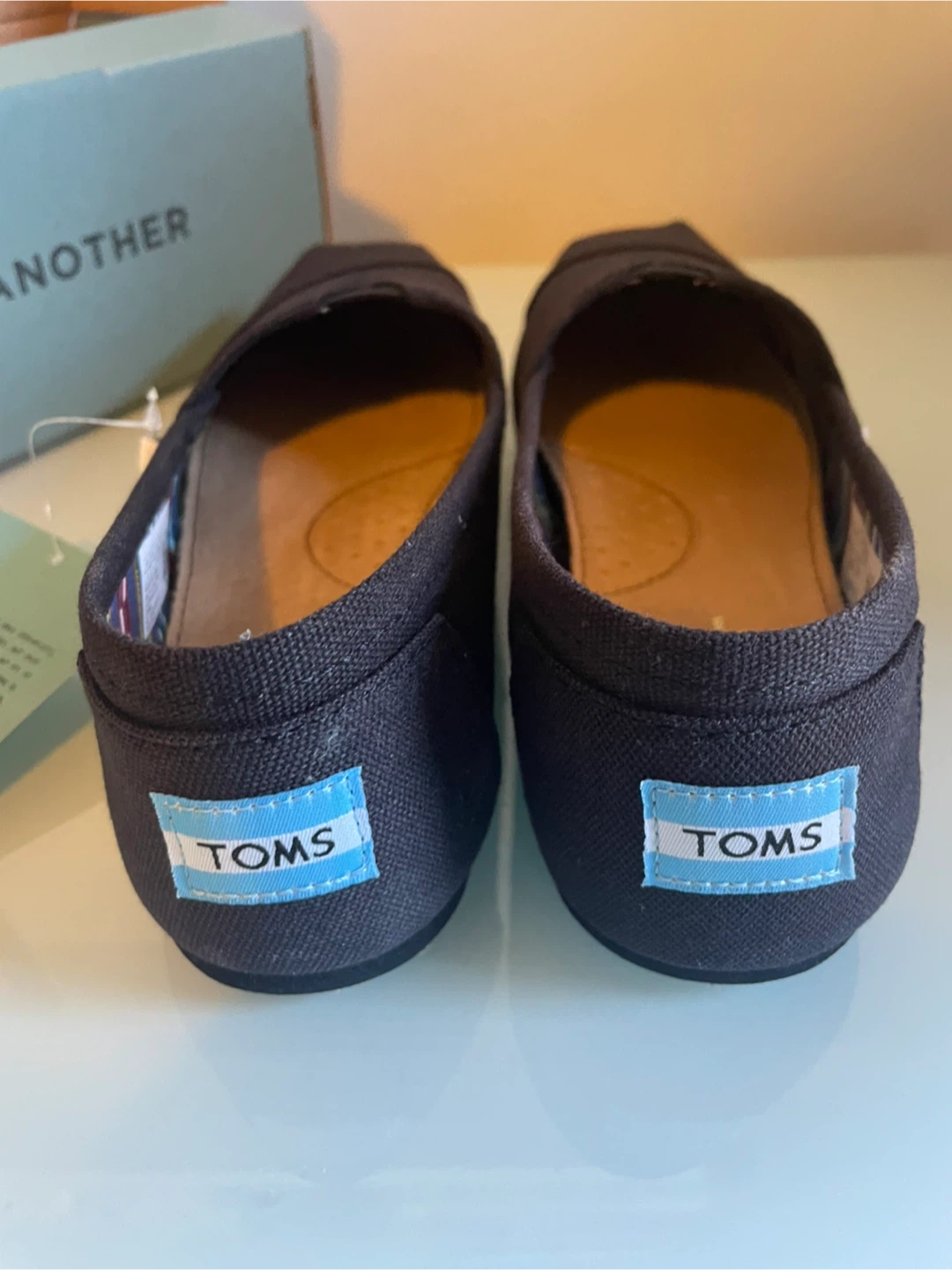 *BRAND NEW* TOMS - Classic Black on Black Canvas Shoes - photo 4