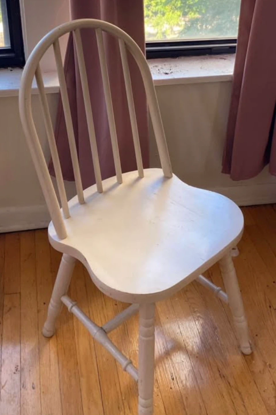 Blue Tufted Chair + White Wooden Chair - photo 2