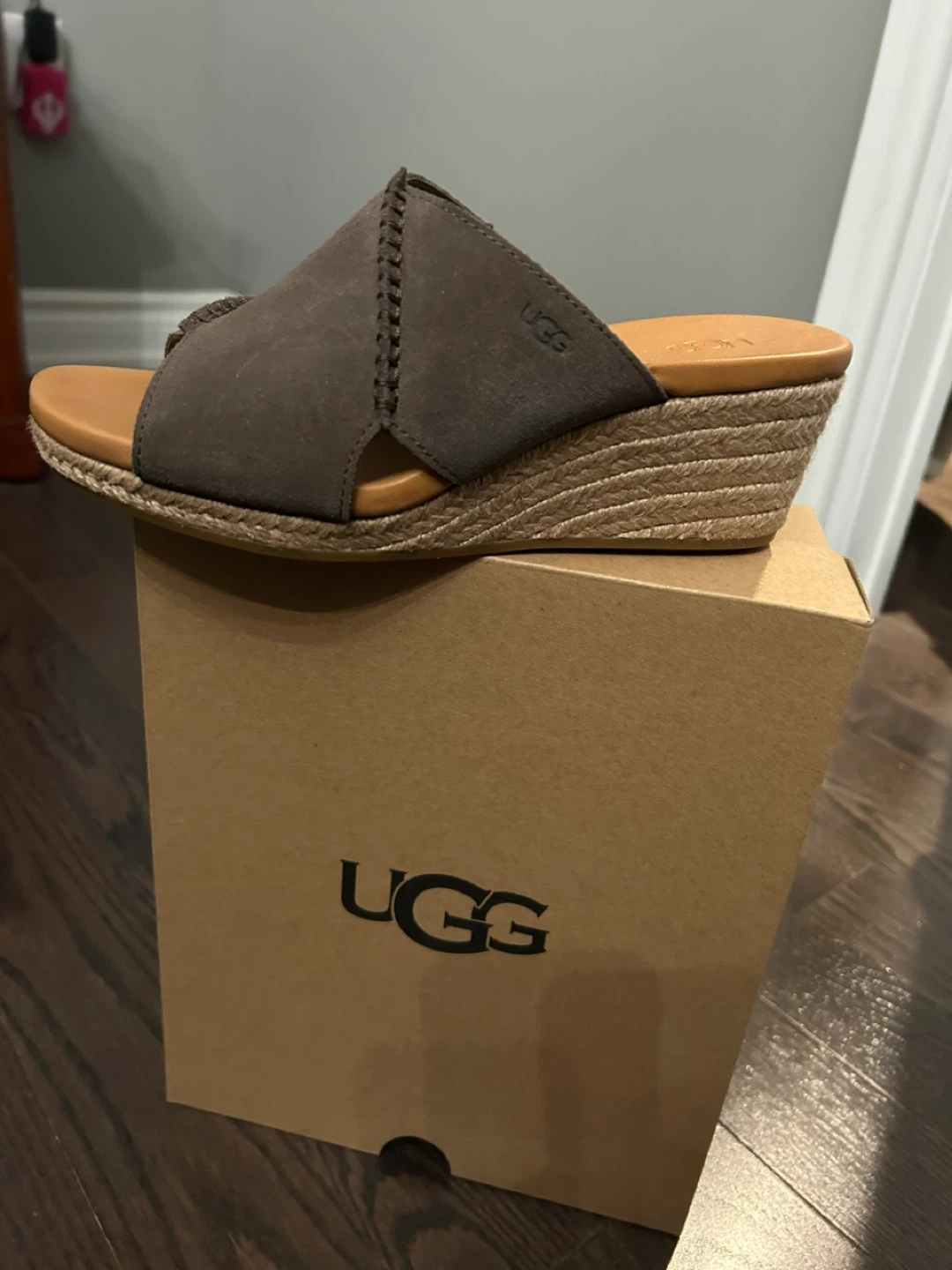 UGG W Taia Slide Wedge Sandals Size 8