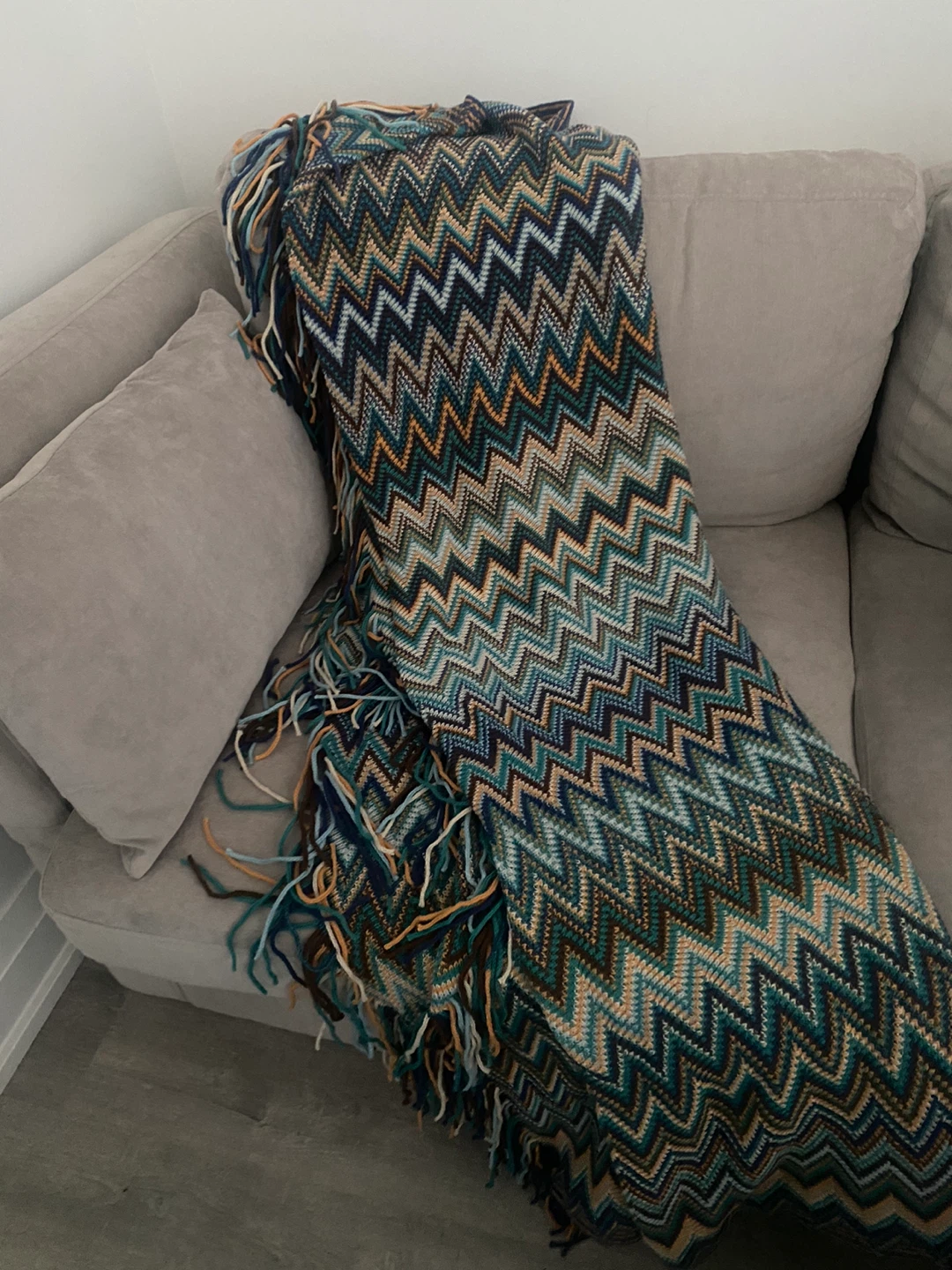 Chevron Pattern Knit Throw Blanket 2 different colors - photo 2