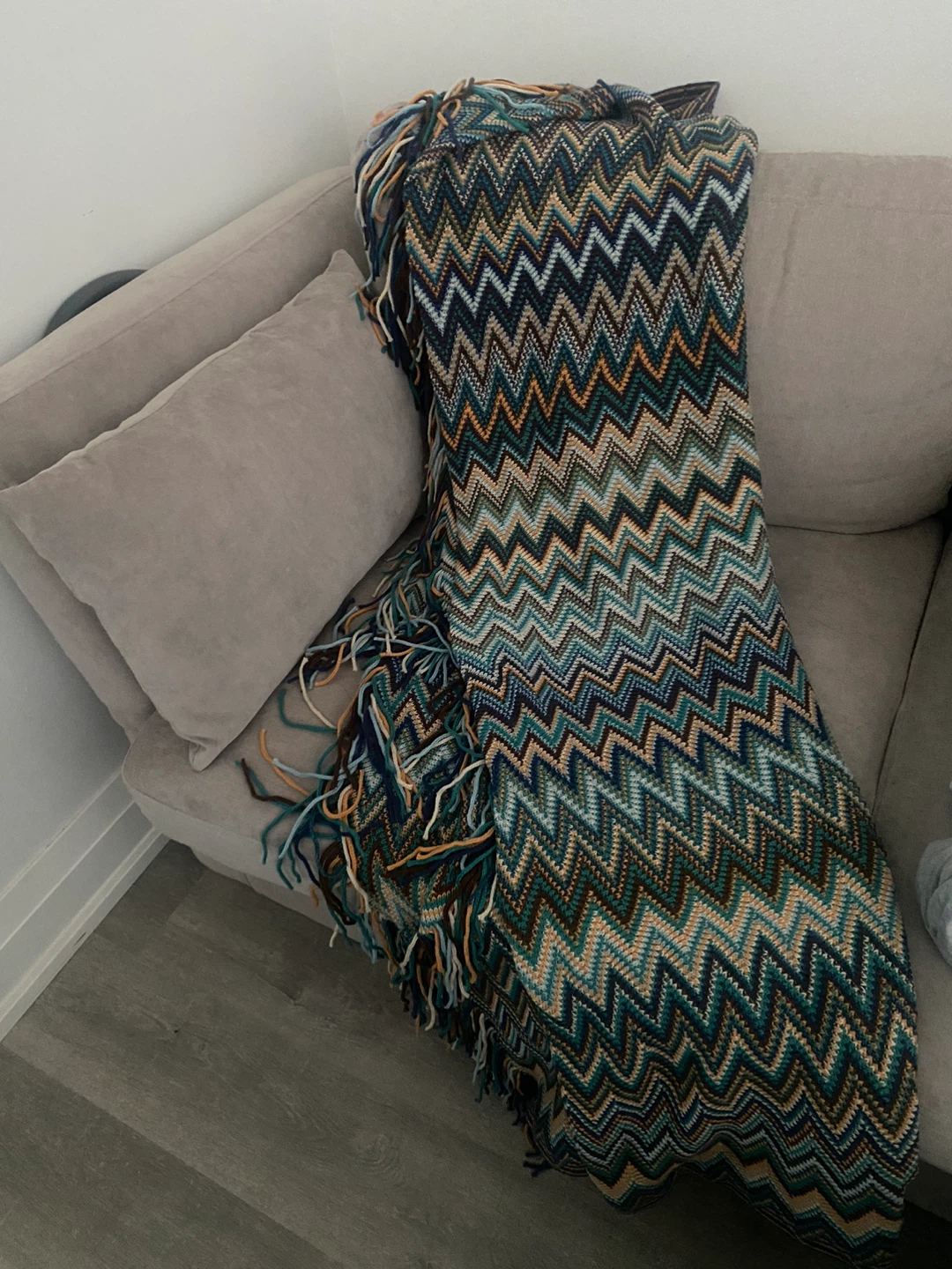 Chevron Pattern Knit Throw Blanket 2 different colors - photo 3
