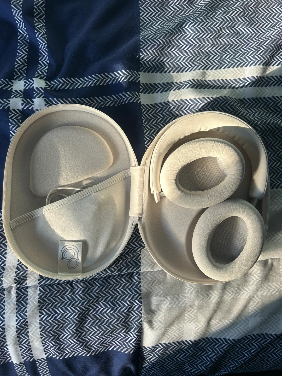 Bose QuietComfort Ultra (Smoke White) - photo 4