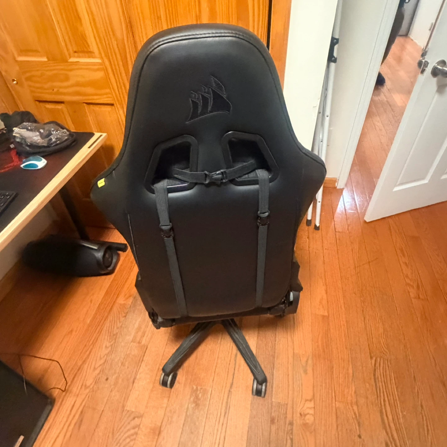 Corsair TC100 Gaming Chair - Black - photo 2