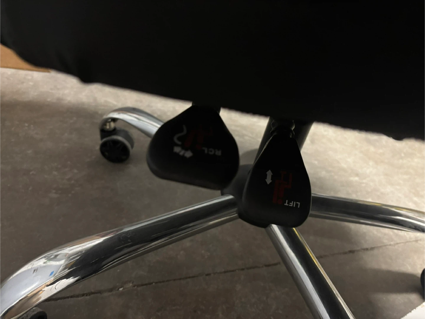 Black Faux Leather Office Chair - photo 3