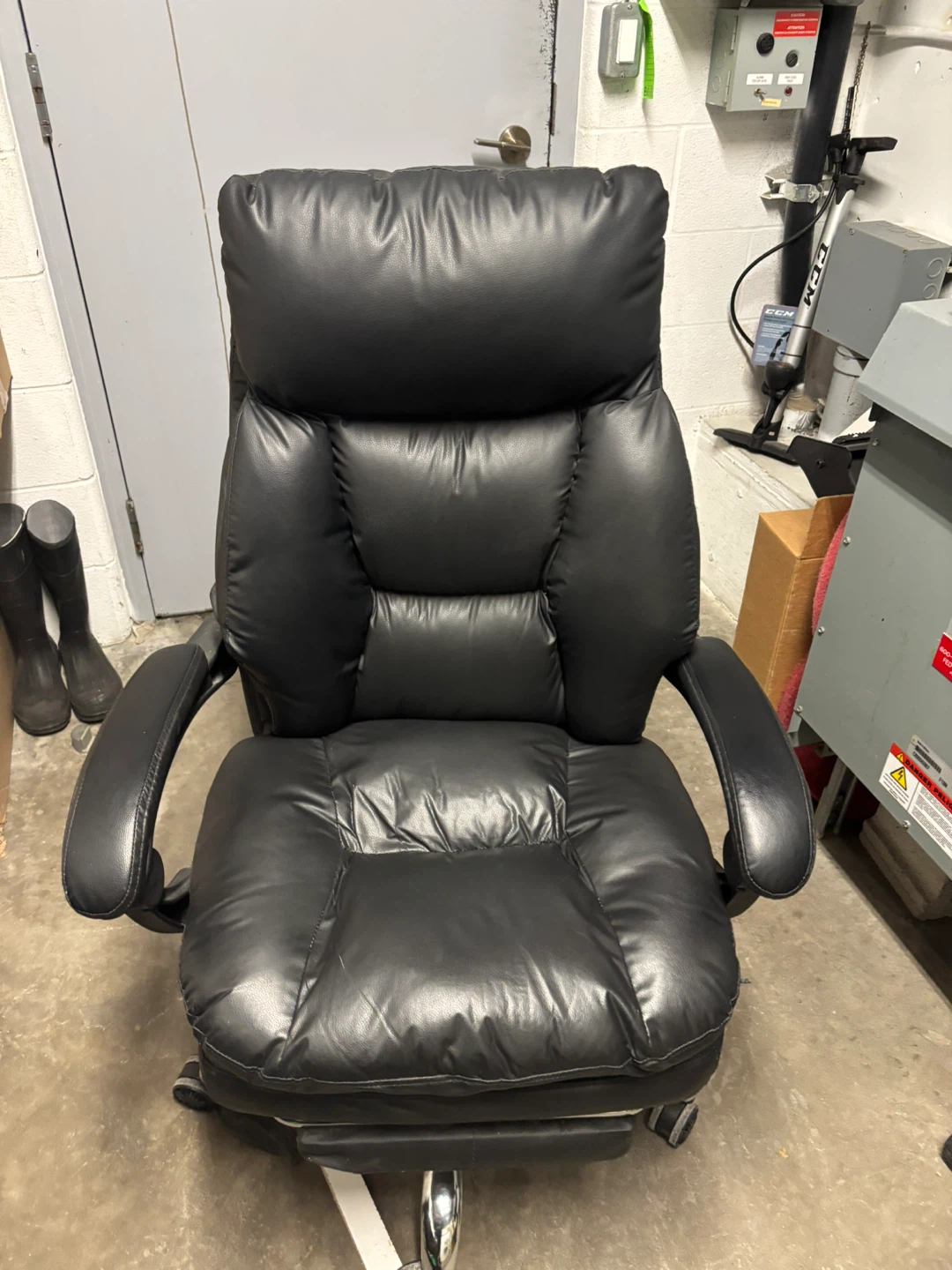 Black Faux Leather Office Chair - photo 2