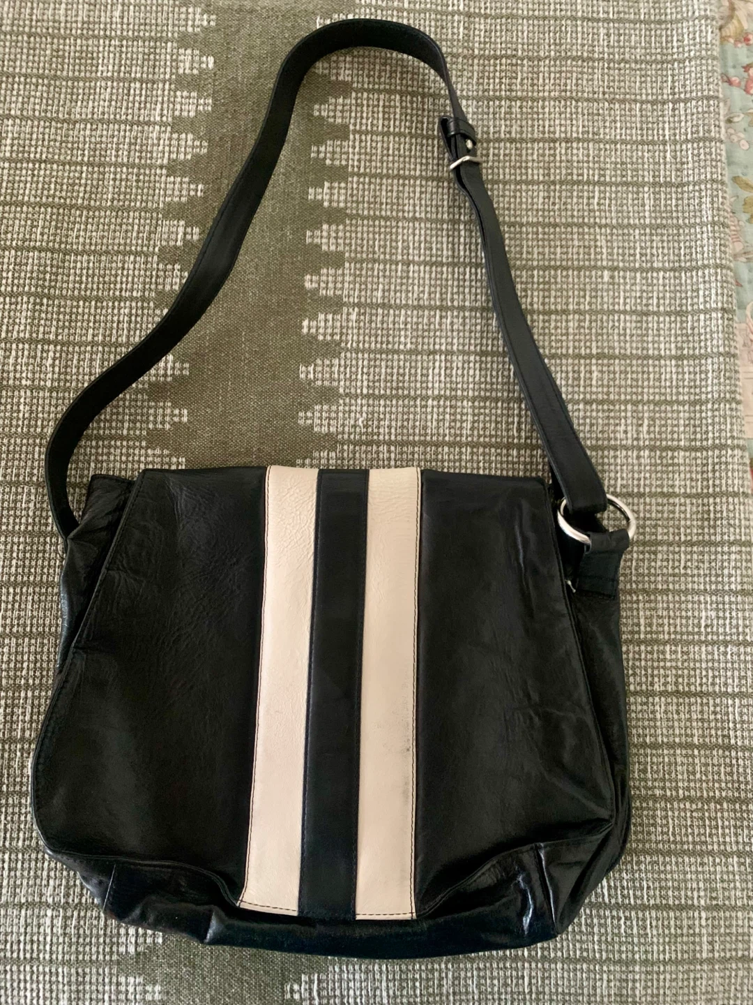 JANA FEIFER Los Angeles Black & Cream Stripe Shoulder Bag - photo 2