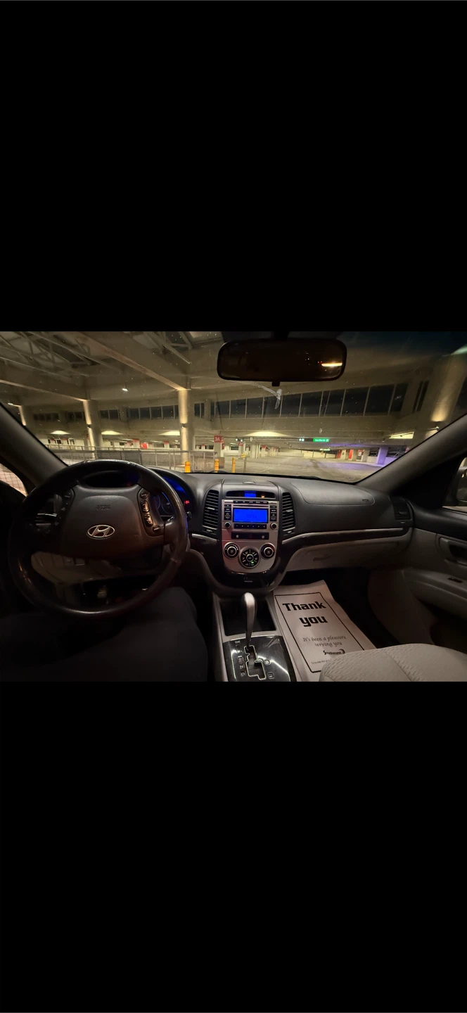 Hyundai Santa Fe SUV - photo 4