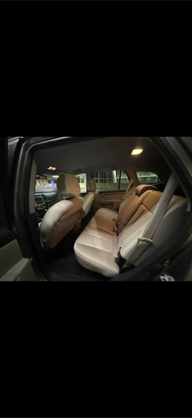 Hyundai Santa Fe SUV - photo 5