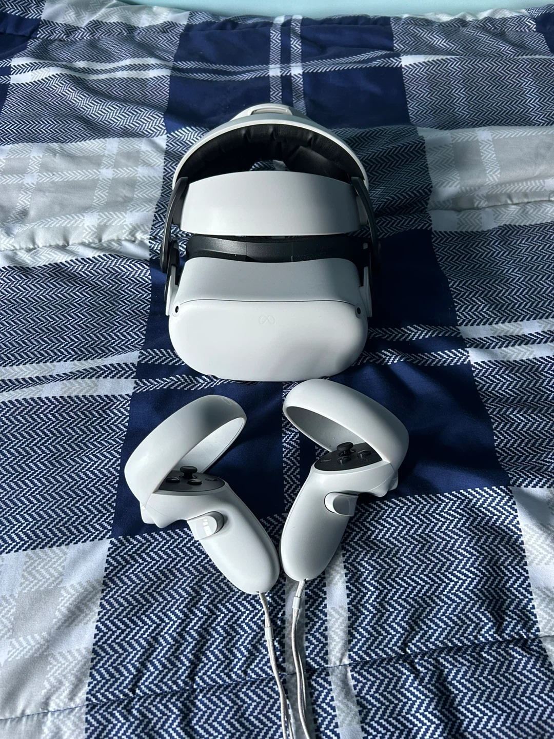 128gb Meta Quest 2 + Mviioe Enhanced Stability Headstrap