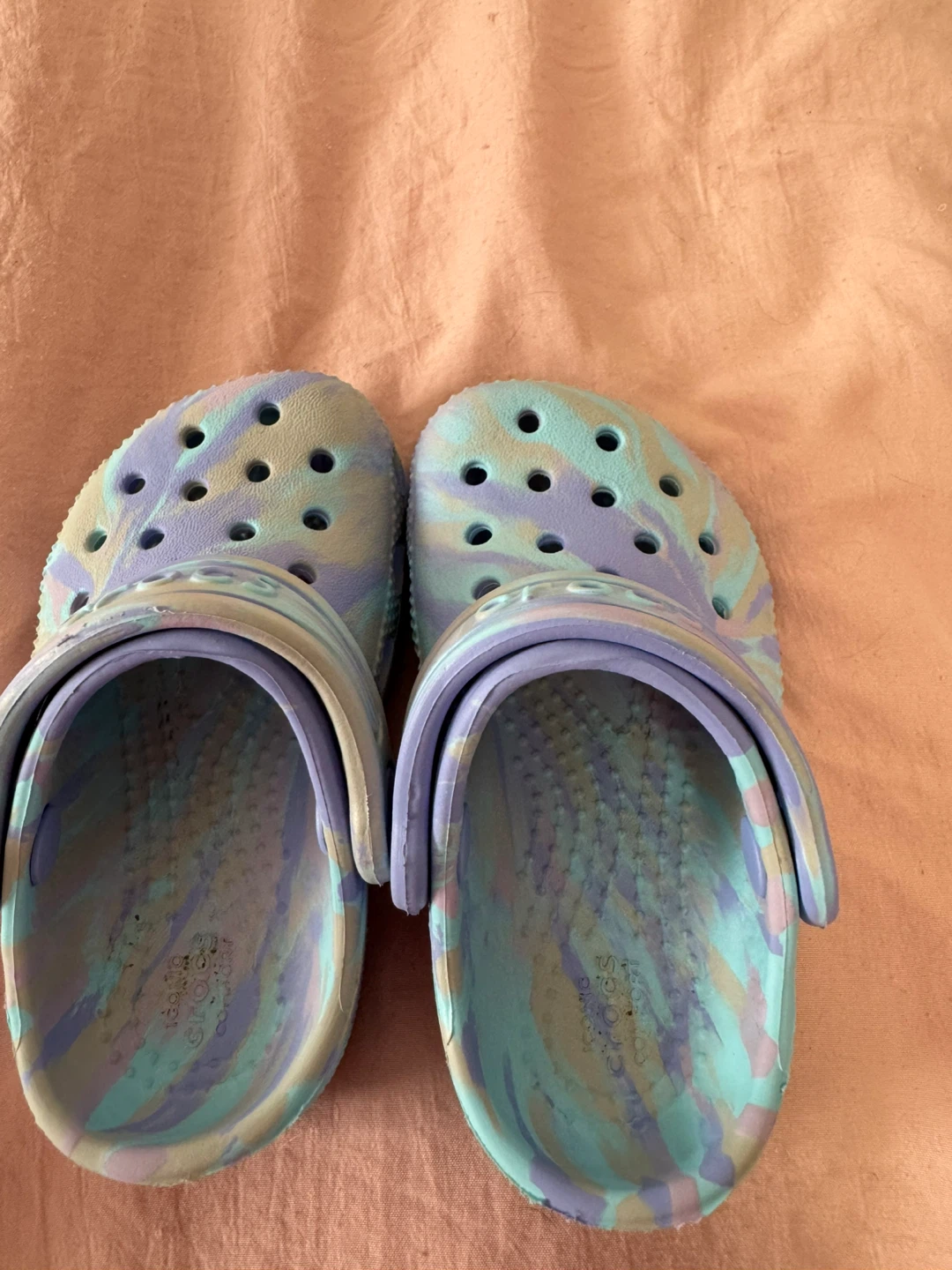 Crocs Glitter & Tie-Dye Clogs - Toddler Size 4 - photo 3