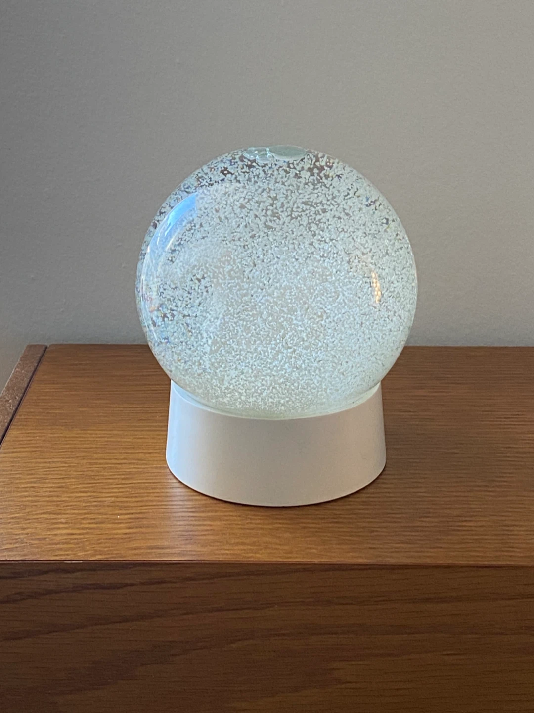 White squirrel snow globe - photo 3