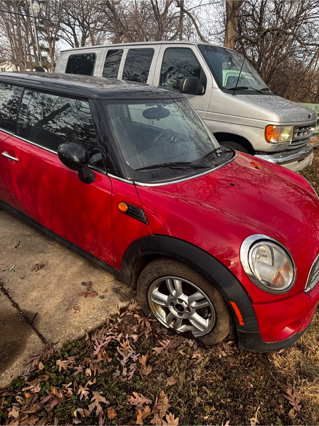 Red Mini Cooper Hatchback - photo 2