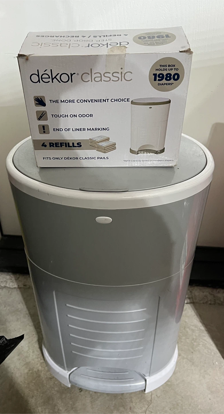 Dékor Classic Diaper Pail with 3 Refills