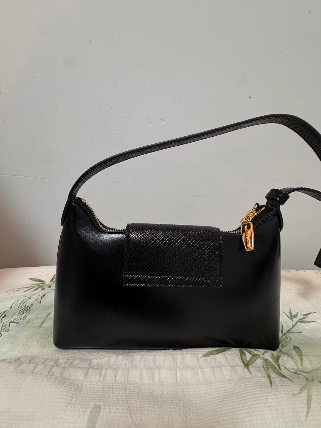 Charles & Keith Black Shoulder Bag - photo 2