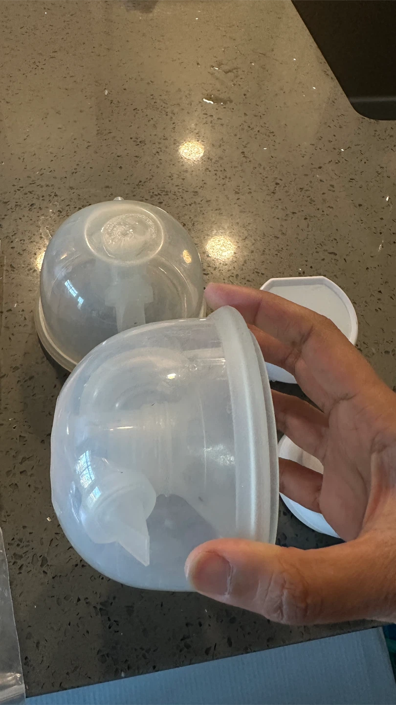 Wearable Breast Pump Motor Unit & Flanges - photo 4
