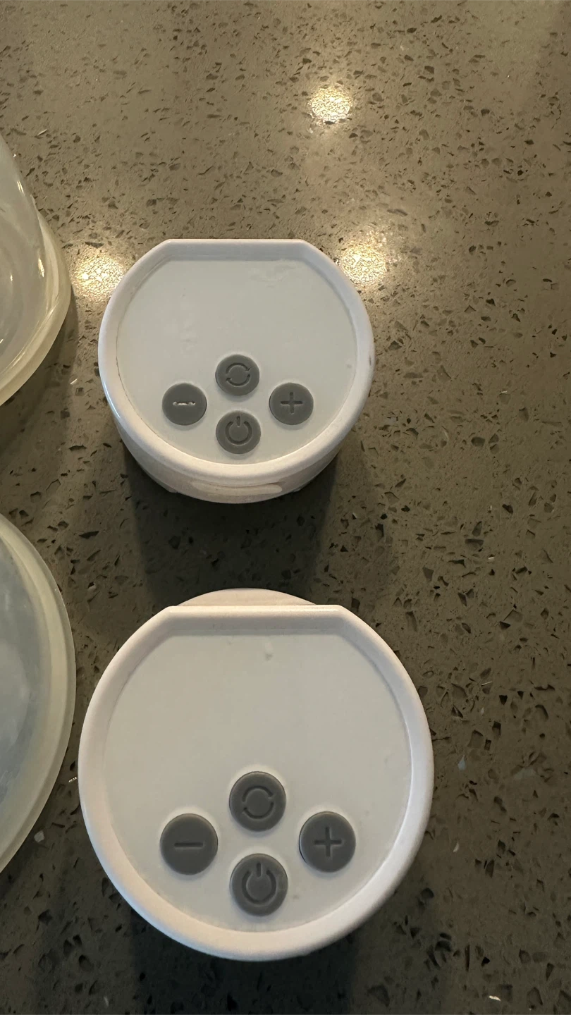 Wearable Breast Pump Motor Unit & Flanges - photo 2