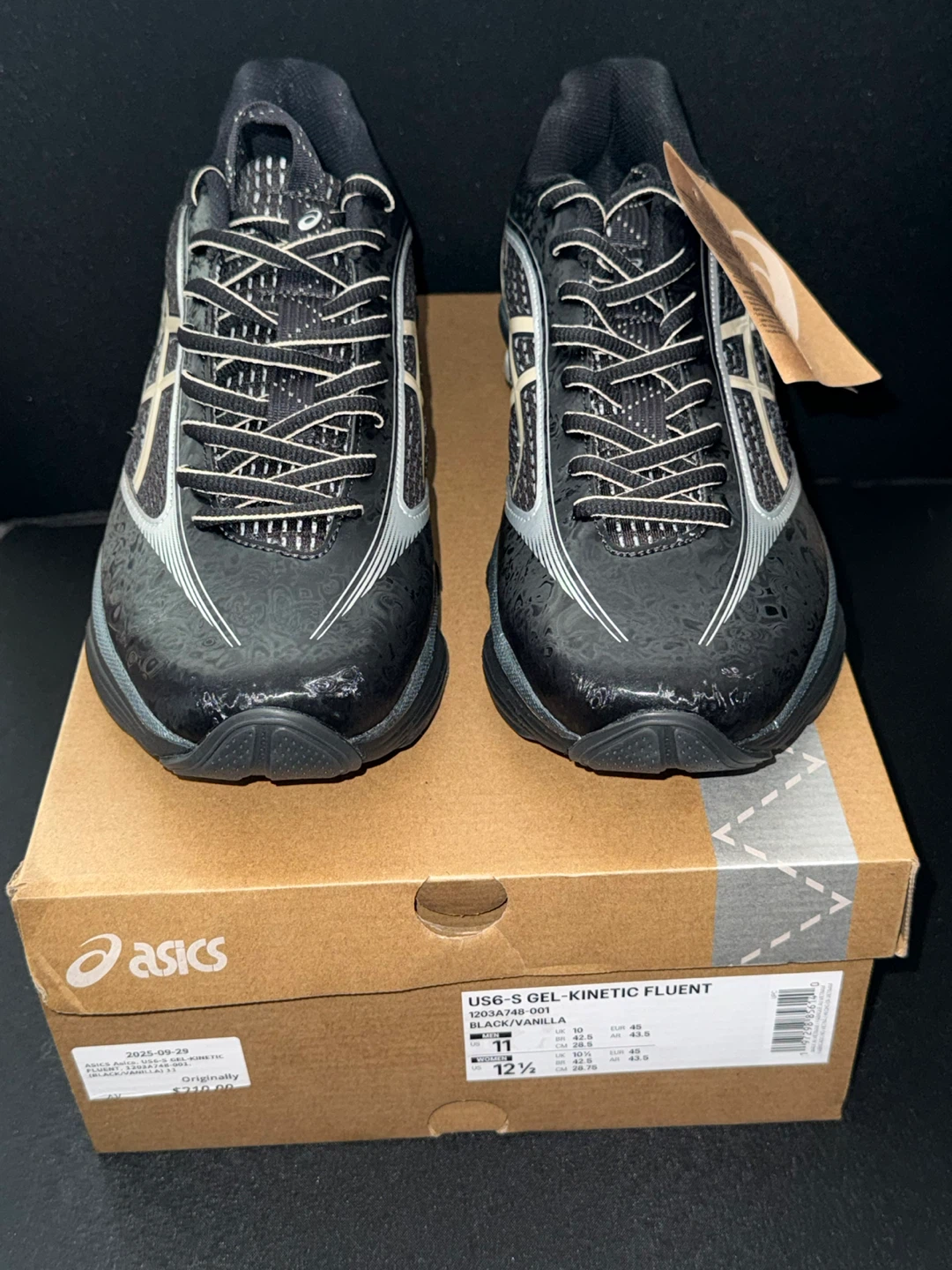 ASICS US6-S GEL-Fluent Black/Vanilla SIZE 11