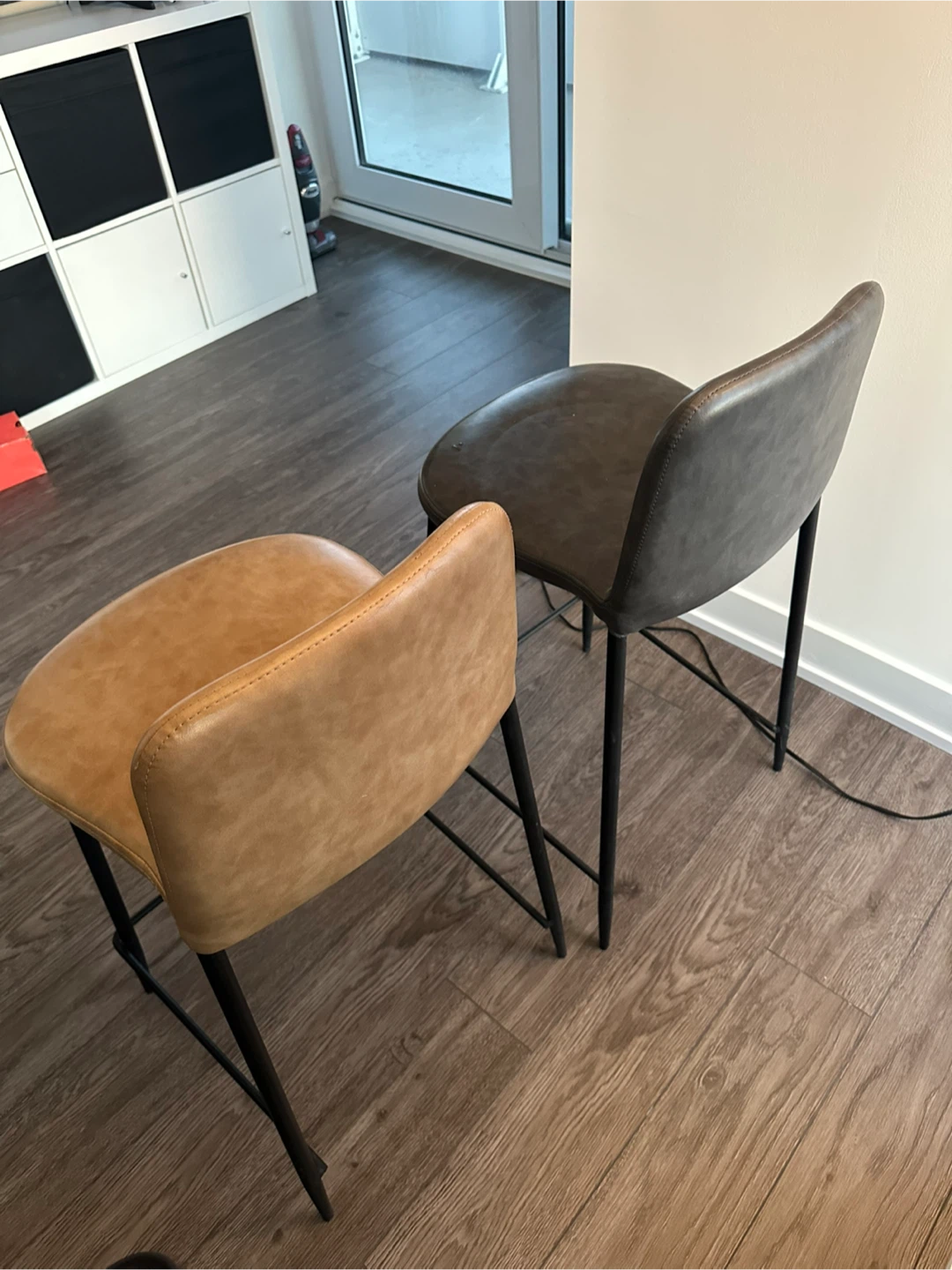 2 leather stools - photo 3