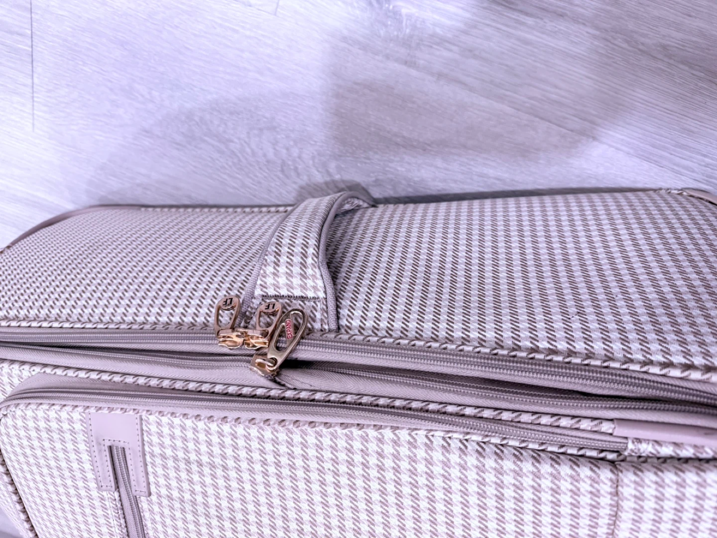 London Fog Chadwell Collection Suitcase