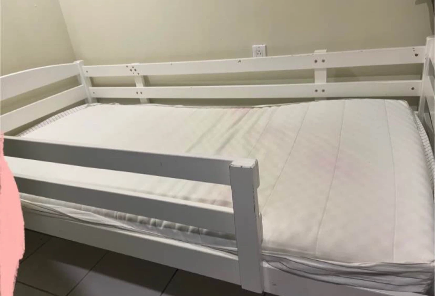 twin bunk bed - photo 3