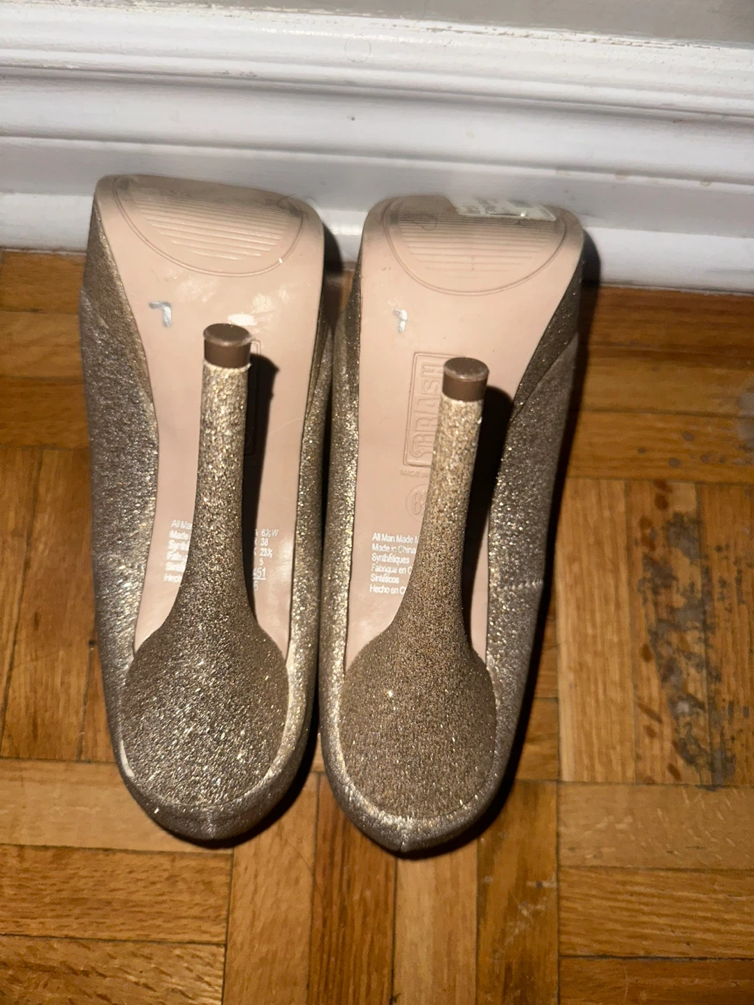 Red Patent Mary Jane Heels - Size 7 - photo 5