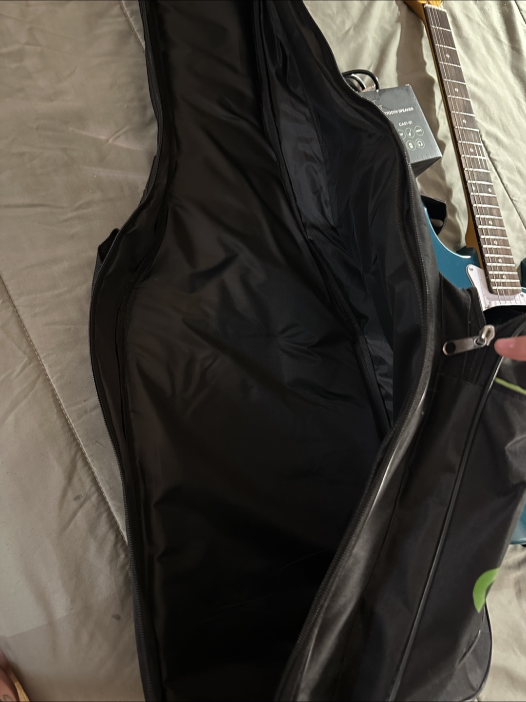 Beginner guitar kit - photo 3