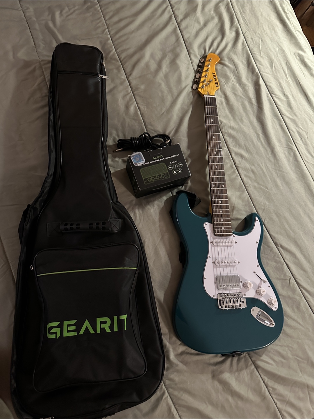 Beginner guitar kit - photo 2