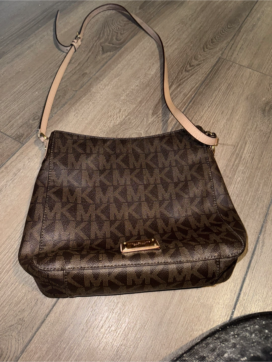 Michael Kors Brown Monogram Shoulder Bag - photo 2
