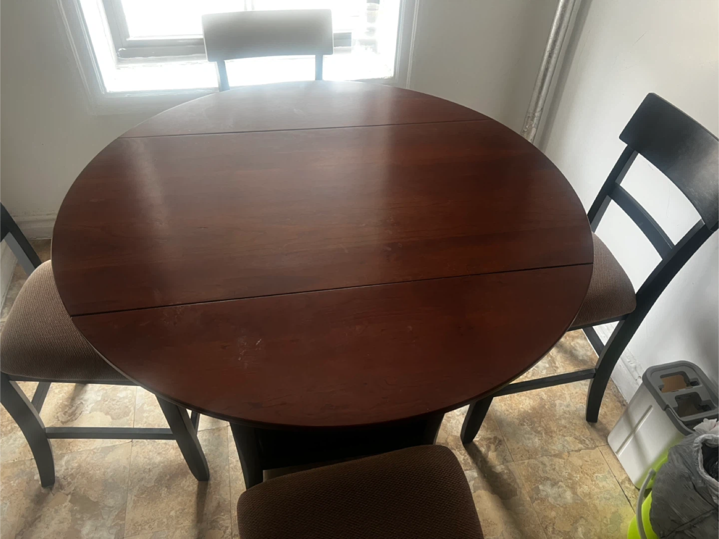 Round Drop Leaf Counter Height Table with 4 Chairs - photo 2