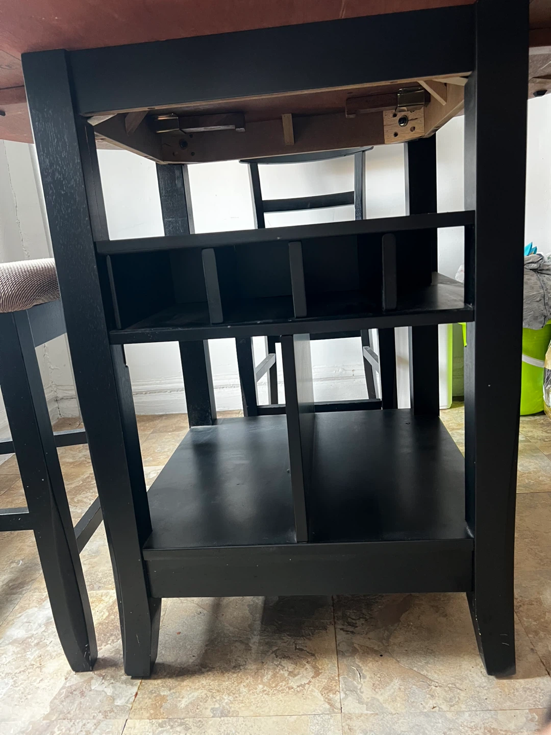Round Drop Leaf Counter Height Table with 4 Chairs - photo 3
