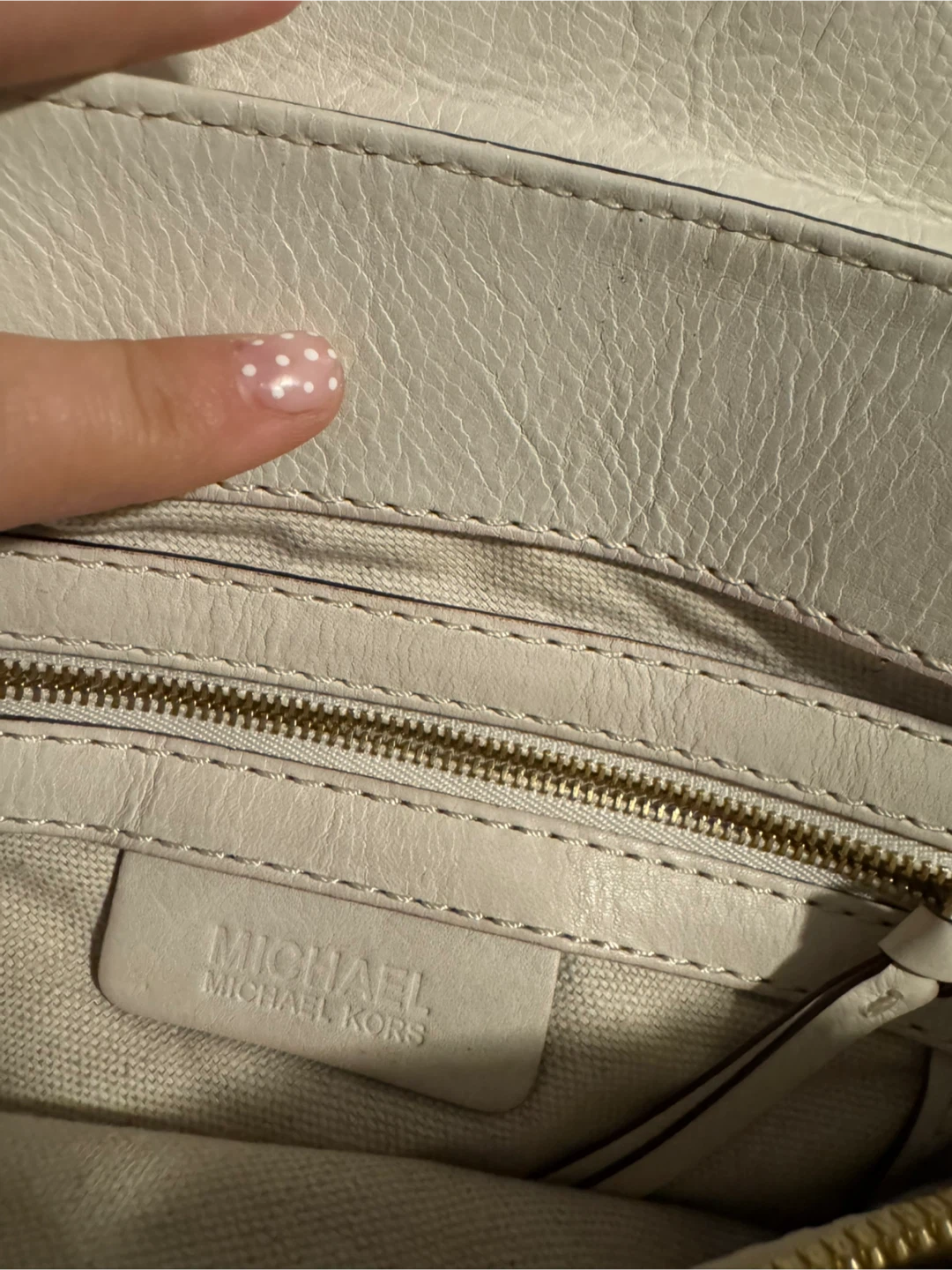 Michael Kors White Leather Studded Handbag - photo 5